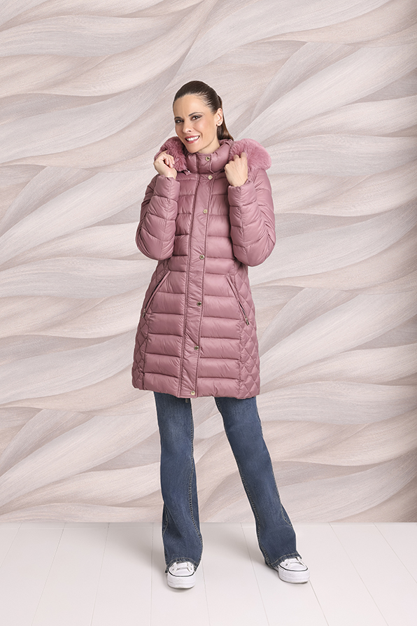 Abrigo rosa antiguo de la serie Tem Fórmula destinada a tiendas y distribuidores de moda