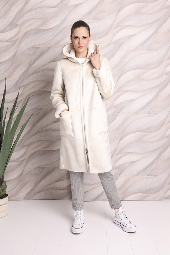 Abrigo de mujer de la serie Tem Fórmula destinada a tiendas y distribuidores de moda