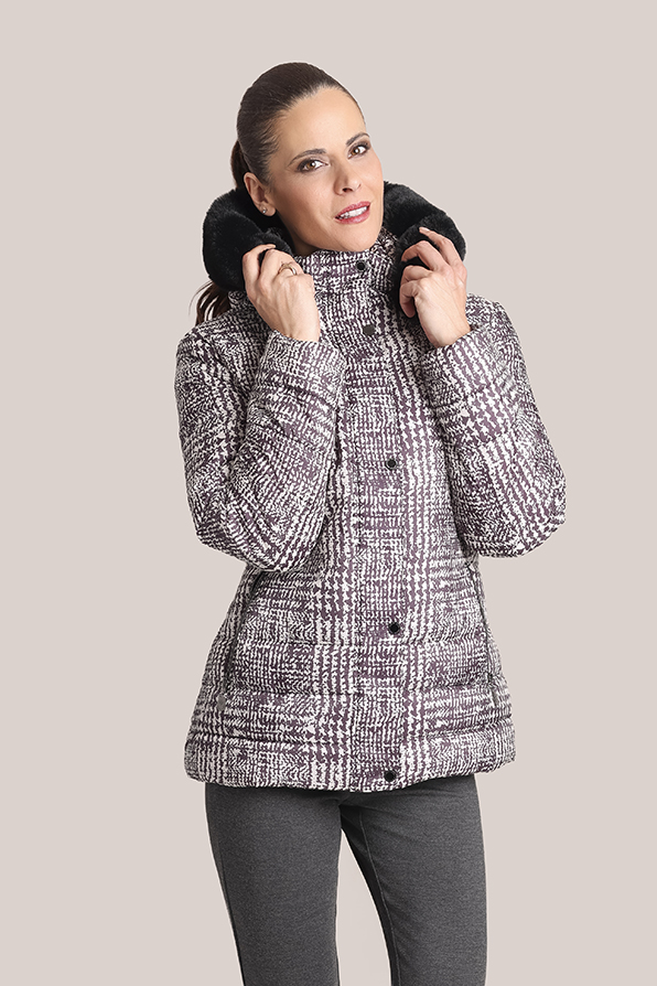 Chaqueta sofisticada mujer de la serie Tem Fórmula destinada a tiendas y distribuidores de moda