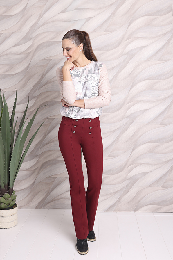 Camiseta de punto, de manga larga con tonos terracota, integrante de la colección Tem Fórmula para el sector B2B de moda