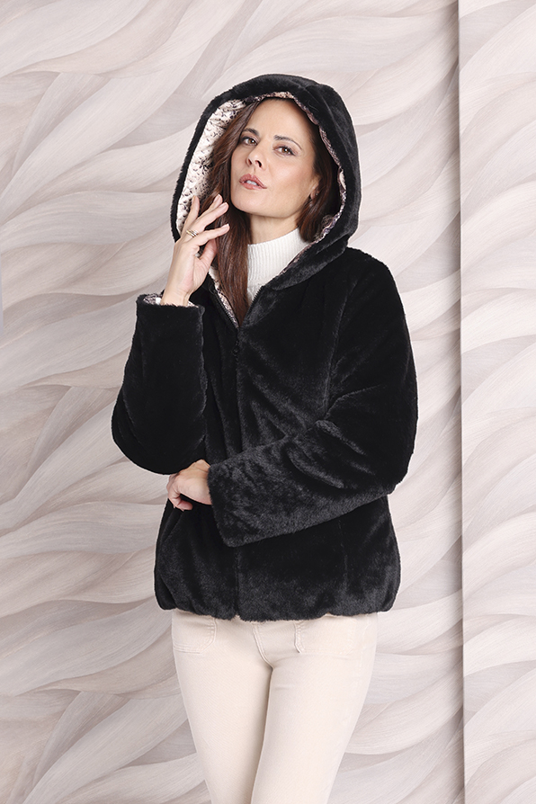 Chaqueta de mujer parte de la gama Tem Fórmula enfocada en moda al por mayor